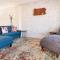 3 minutes to downtown w/Patio, Art, Fire Pit, BBQ - Ланкастер