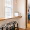 3 minutes to downtown w/Patio, Art, Fire Pit, BBQ - Ланкастер