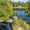Classy Lakehouse Retreat with private dock, BBQ, Peaceful, Nature, Conveniently Located - Victoria