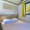 Camping Paradis La Pinede - 格雷乌莱班