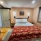 The Orca Suite- Bearskin Neck Rockport- Steps to all
