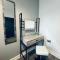 Spanish City View 1, Stylish Sea Front Apartment Free Onsite Parking