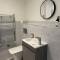 Modern And Cozy 2 Bed City Centre Apartment With Free Secure Parking Space