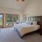 Family-Friendly Dara Oaks Home with Private Hot Tub and BBQ on the Deck home - Bend