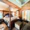 Cozy Forest Cottage at La Caille