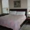 4 Bedroom - Luxury Home and Bedding -Sleeps 9 - Humble