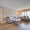 Renovated Munster Condo - 15 Mi to Lake Michigan!