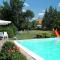 Ferienhaus mit Pool bis 20 Personen Casa vacanze con piscina fino a 20 persone - Urbino