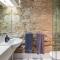 Elegant Paddington Sandstone Cottage with Parking