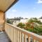 Two of a Kind Heritage Stay with Harbour Views
