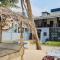 Hikka Beach Flat