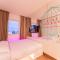 J Icon Hip Hotel