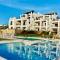 Sunshine beach front complex, WiFi, modern
