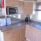 Golden Palm : LE Cottage Gold 8 Berth, Panel Heated