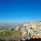 Mineo Townhouse with incredible views of Mt Etna - Mineo