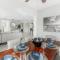 10 mins from Pompano Beach! With pool access