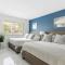 10 mins from Pompano Beach! With pool access