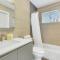 Sunny Pompano Beach with pool access