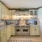 Spacious Waterfront Retreat Near UW-Green Bay
