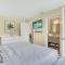 Sunny Pompano Beach with pool access