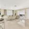 Bright Pompano Beach with pool access - Pompano Beach