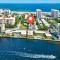 Bright Pompano Beach with pool access