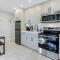 Renovated professional design, grill lake view! - Hallandale Beach