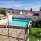 Casa Rural Oasis, una casa rural en Puertollano, agradable, con Piscina en zona tranquila - Puertollano