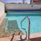 Casa Oasis Puertollano, una casa rural en Puertollano, agradable, con Piscina en zona tranquila