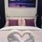 Make yourself at home! Large Rooms, Comfy