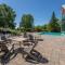 Country Club Charm - 4-Bed Radiant Resort Condo - Edgar