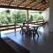 Casa ampla com piscina - 皮乌米