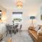 Peak District Cottage with the peaks at your door