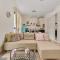 Colorful Energy Apartment Deluxe with Parking in Wrocław by Renters Prestige
