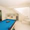 Spacious 3 BR Villa with private pool and Billiards - 塞米亚克