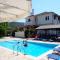 Palirria Hotel & Studios