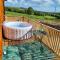 Hot Tub Unique Farm Stay - Pallis Bridge