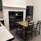 5-Bed Apartment in Altrincham near airport - Олтрингем