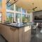 Two Dancing Trees: Modern Luxury w/ Mountain Views - بريكنريدج