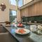 Two Dancing Trees: Modern Luxury w/ Mountain Views - بريكنريدج