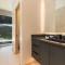 Two Dancing Trees: Modern Luxury w/ Mountain Views - بريكنريدج