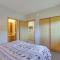 Cozy Condo with Balcony and Mtn Views in Silverthorne - سيلفرثورن