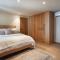 Le Cottage San Miguel de Allende, Modern Luxury in Centro with Pool & Jacuzzi