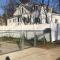 cozzy room with private entrance and drive way - Arlington