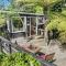 The Treehouse - Raglan Holiday Studio