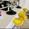 Beautiful spacious two bedroom & pool! - 亨博尔