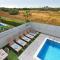 Villa Dina
