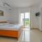 Seagull Pool Apartments & Studios