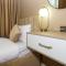 B&M Hotel