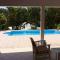 Villa charmante à Petit-Bourg avec piscine privée et jardin.
